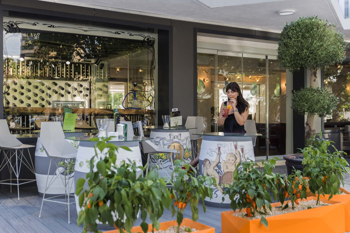 Terraza de diseño vinoteca